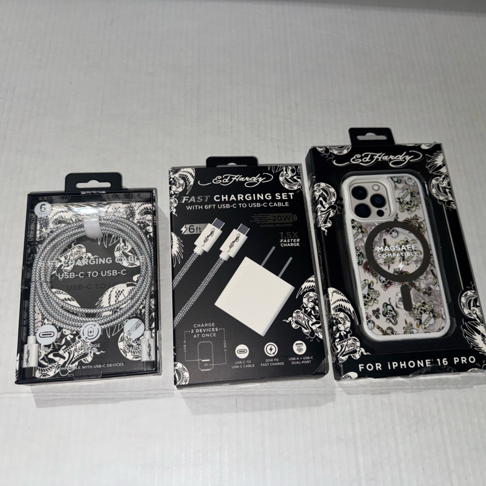Ed Hardy Charging Set with iPhone 16 pro case Black and White BNWT